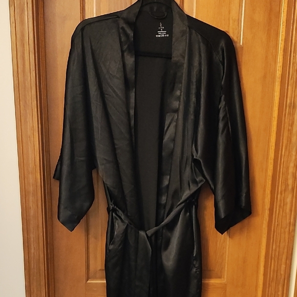 Sioro Black Satin short Robe XL plus sixe sexy belted - Picture 1 of 8